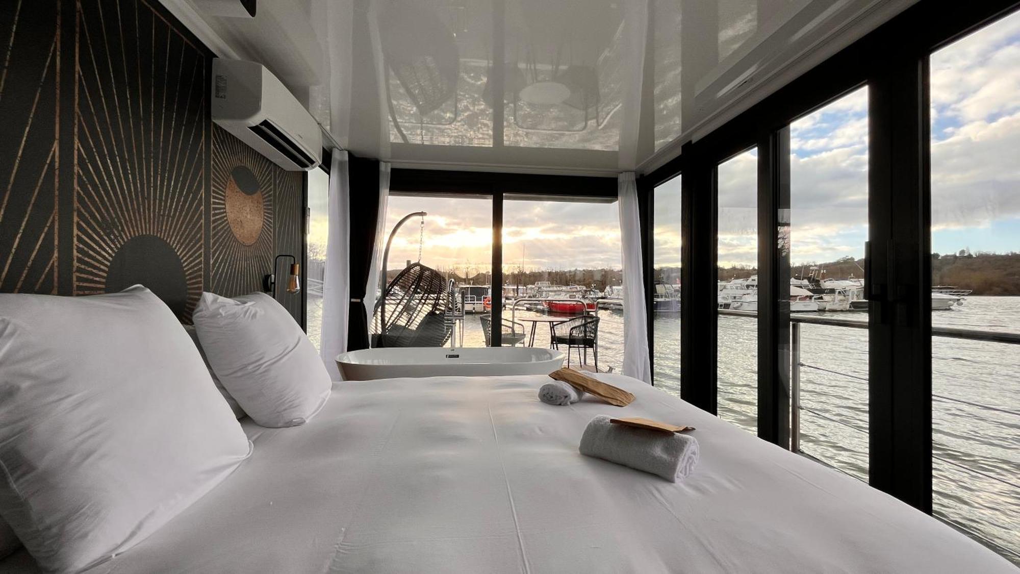 L'Escale Royale Saint-Martin-La-Garenne Port Ilon - Seine - Giverny المظهر الخارجي الصورة
