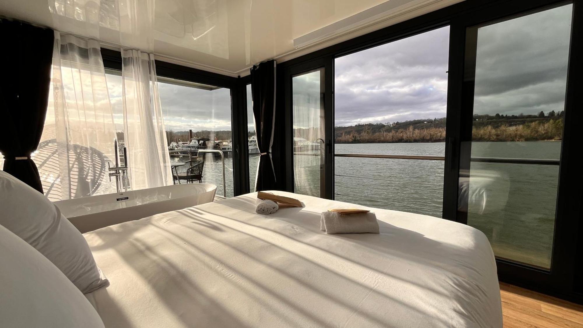 L'Escale Royale Saint-Martin-La-Garenne Port Ilon - Seine - Giverny المظهر الخارجي الصورة